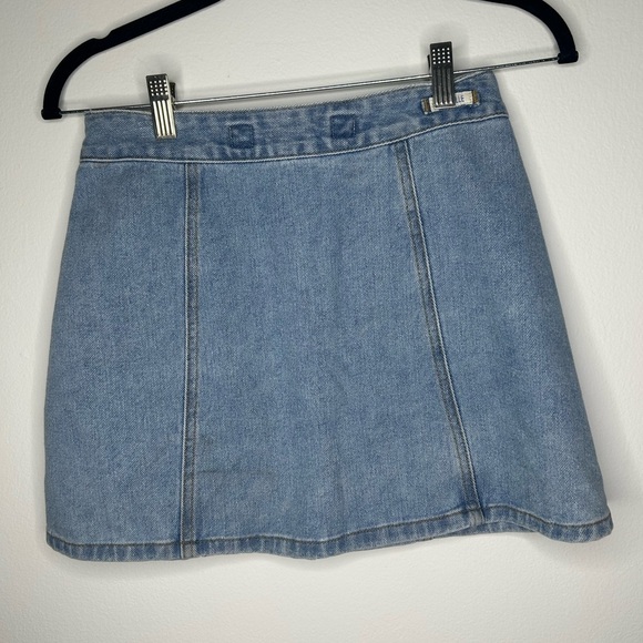 Brandy Melville Jean Denim Mini Skirt Bruce Button Front  Size 25 - Picture 4 of 5